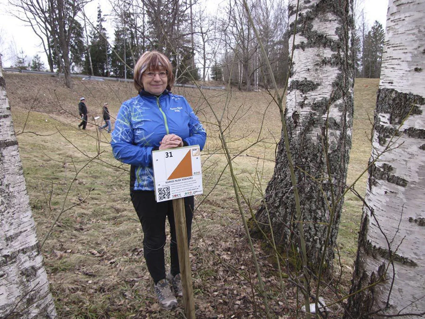 Kaks aastat tagasi Kersti (pildil) ja Aarne Mardiste initsiatiivil ning valla abiga rajatud mobiiliorienteerumise rada Karksi-Nuias leiab kenasti kasutust.