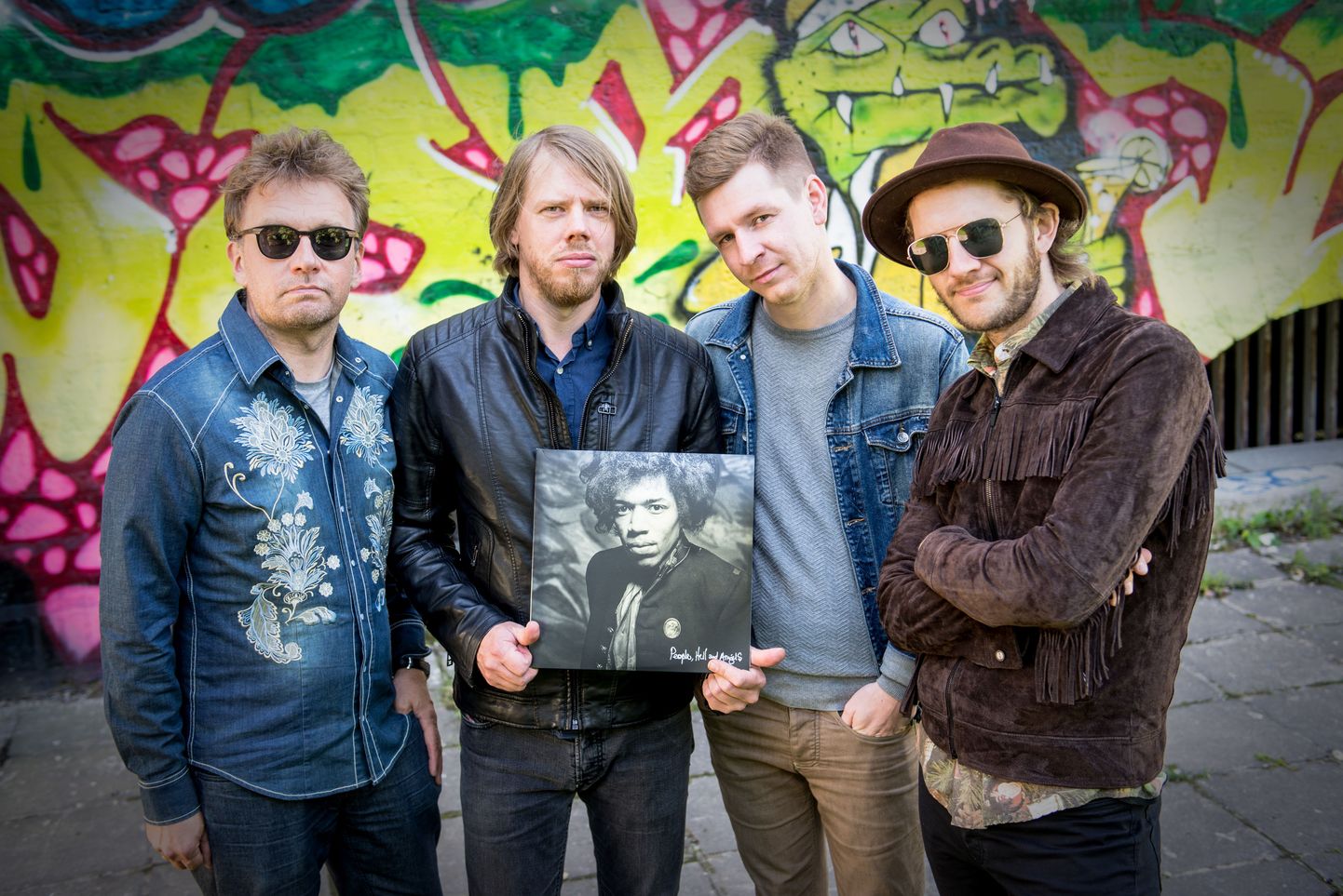 Jaak Sooäär (vasakult), Henno Kelp, Kristjan Kallas ja Robert Linna. Ja Jimi Hendrix.
