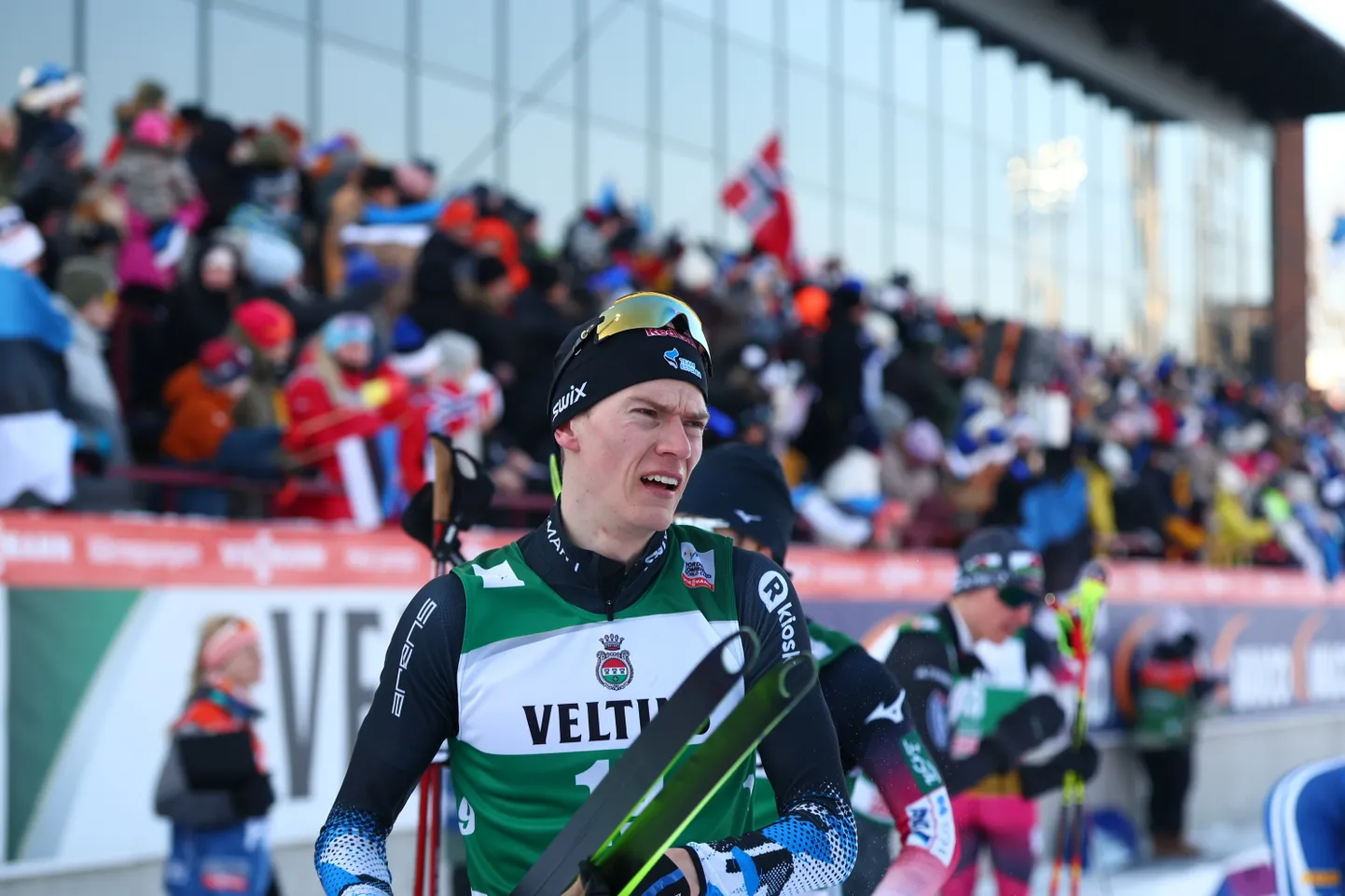 Kristjan Ilves oli varem kõva suusahüppaja ja okei sõidumees. Nüüd paugutab ta suusarajal marukõvasid aegu, aga on hüppemäel omadega täiesti jännis.