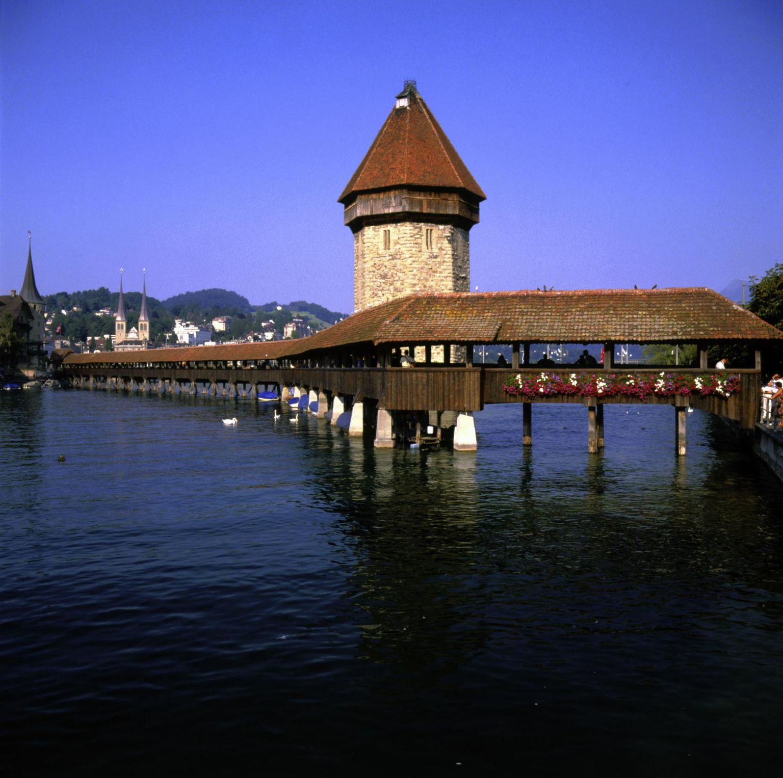 Kapellbrücke puitsild Luzernis on vanim omataoline ehitis.