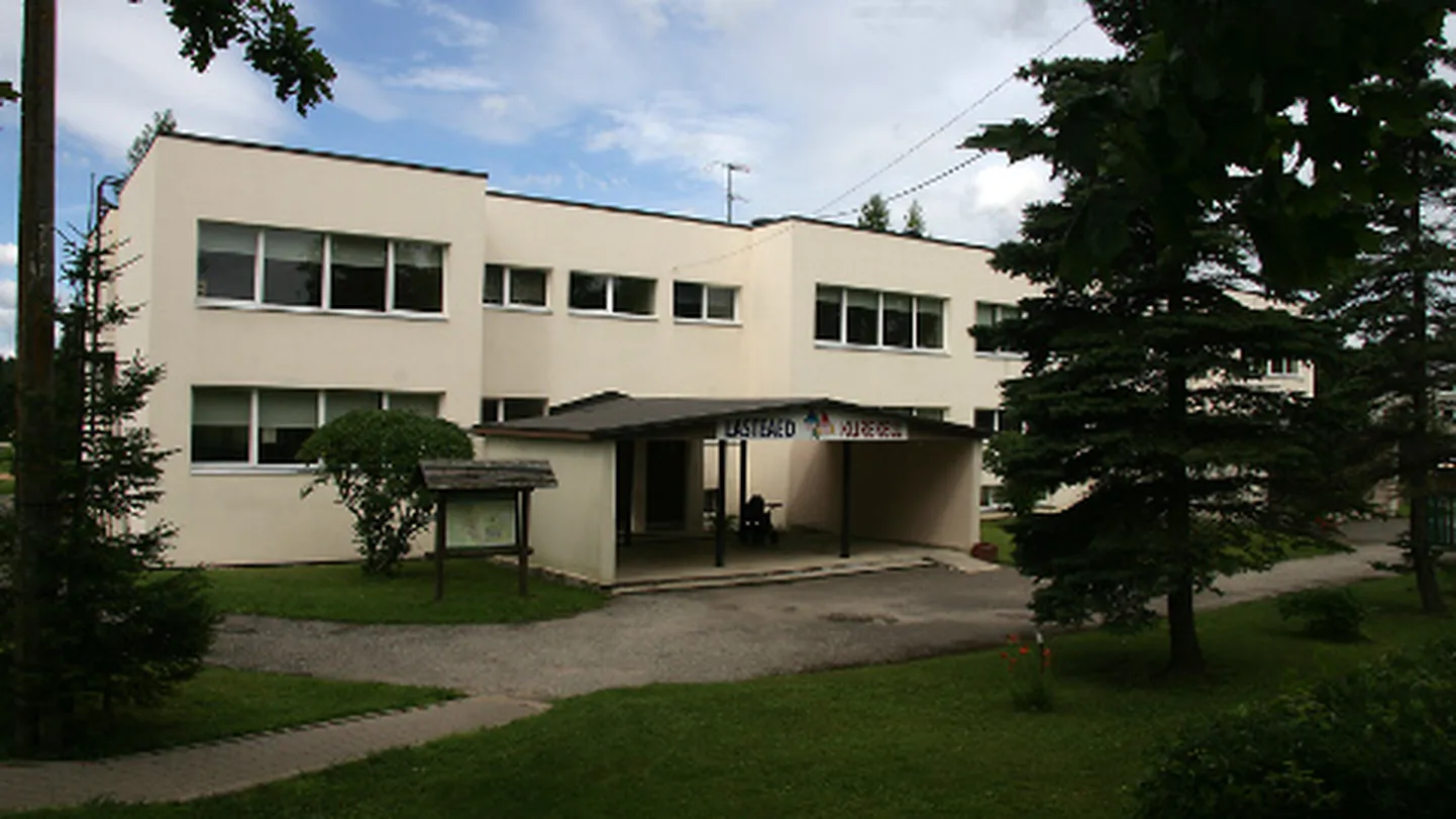 Praegu on Iisaku lasteaed ühe katuse all vallavalitsusega.