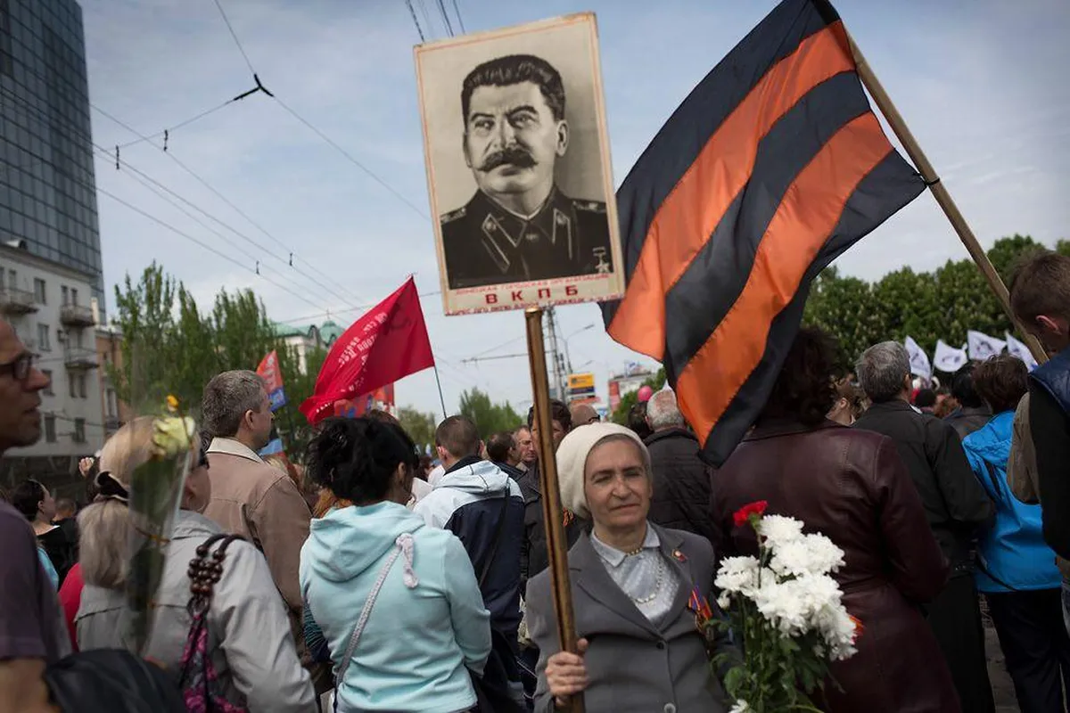 Первомайская демонстрация в Донецке.