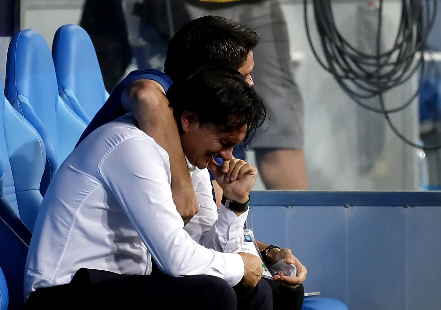 Horvaatia meeskonna peatreener Zlatko Dalic puhkes pärast võitu nutma.