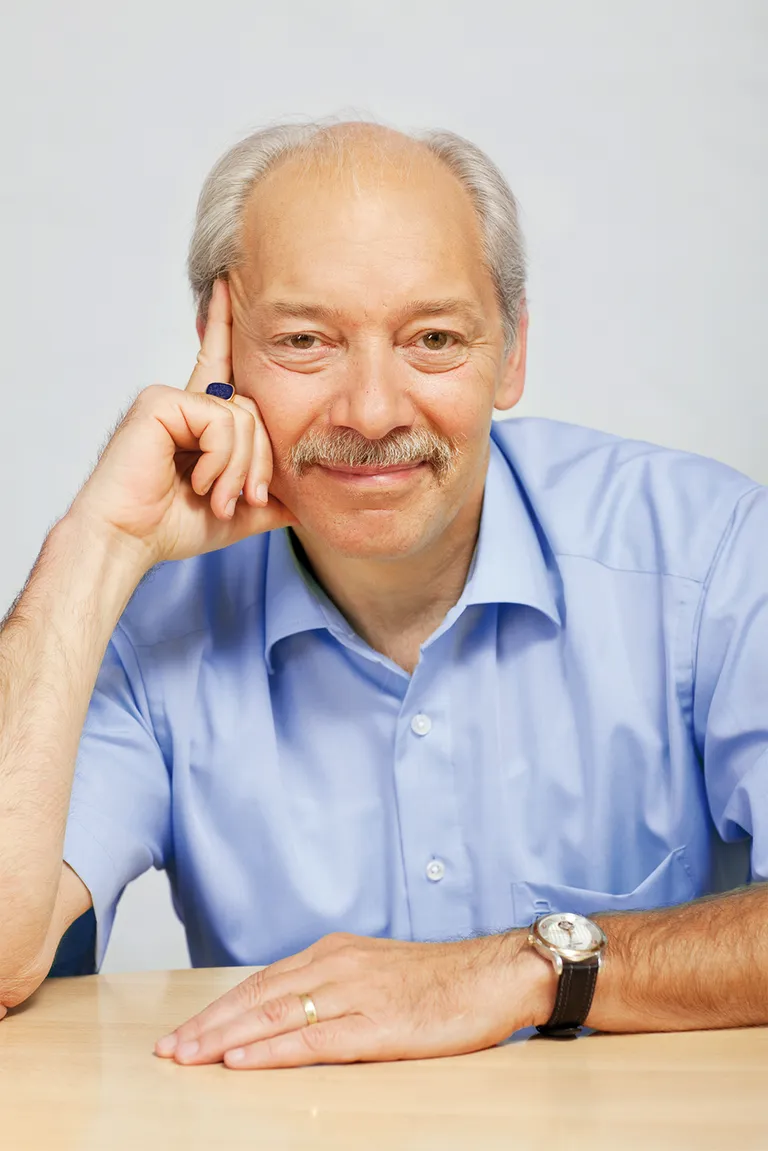 Galda spēļu autors Klauss Toibergs (1953-2023).
