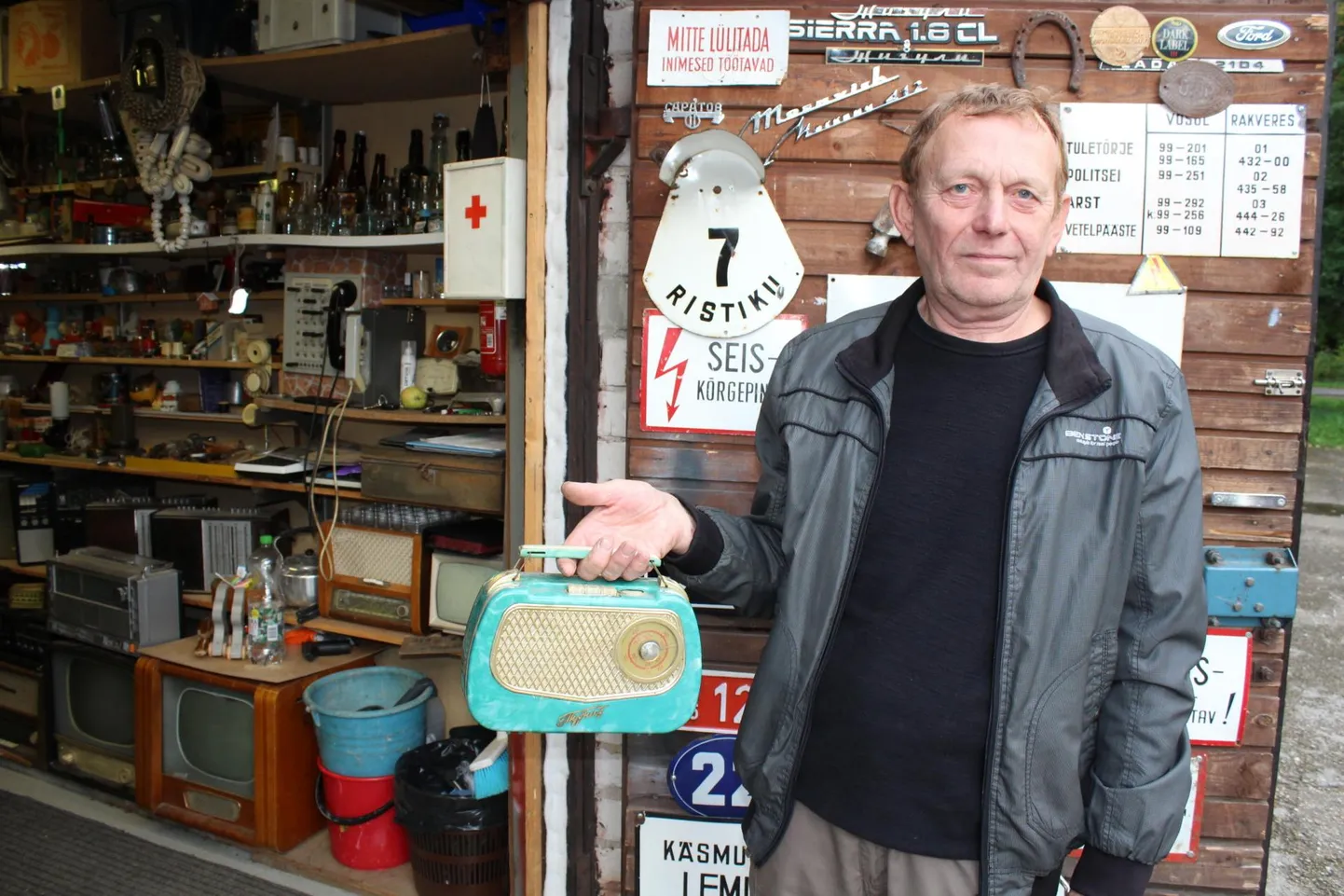 Garaažimuuseumi vanim raadio on 1959. aastal toodetud Turist.