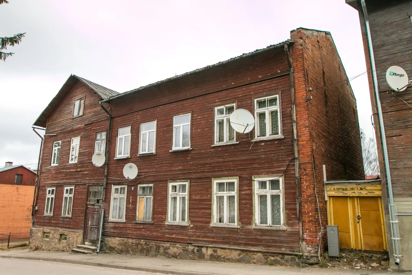 Maja Valgas E. Enno tänaval, kus mullu leidis aset tapmine.
