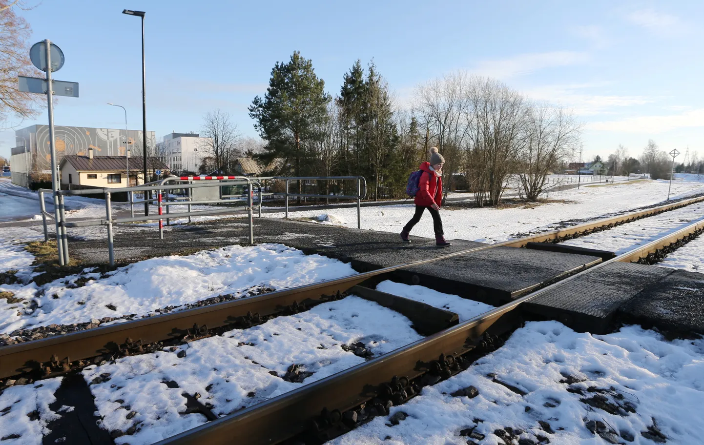 Esimesena ehitatakse tunnel raudtee alla Variku kooli lähistele, Aianduse ja Maasika tänava vahele.