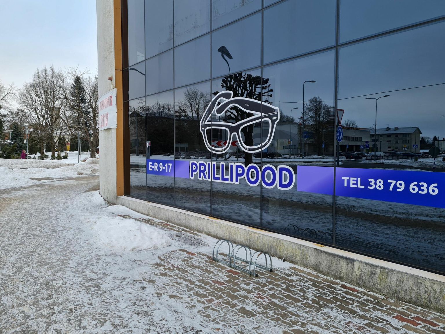 Varem linna Viljandi-poolses otsas tervisekeskuses tegutsenud prillipoe leiab nüüd Türi kesklinnas asuvast ärihoonest.
