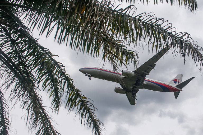 Malaysia Airlinesi Boeing 777 valmistub maanduma Kuala Lumpuri lennuväljale. Sarnane lennuk jäi 2014 kadunuks