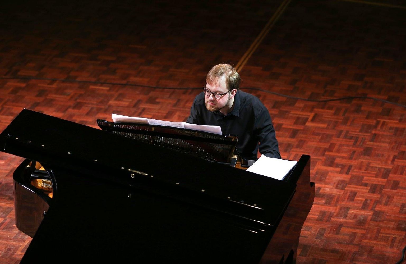 Pianist Maksim Štšura Pärnu Muusikafestivalil.