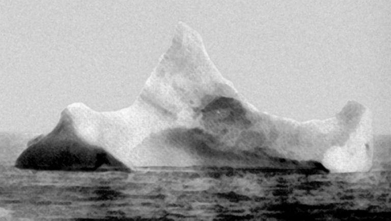 Aisbergs, kas sadūrās ar "Titāniku" nelaimīgajā 1912. gada 14. aprīļa vakarā