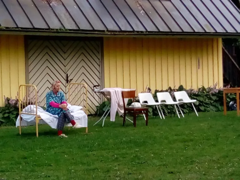 Tori harrastusnäitlejad esitasid kokkutulnutele mitu näitemängu.