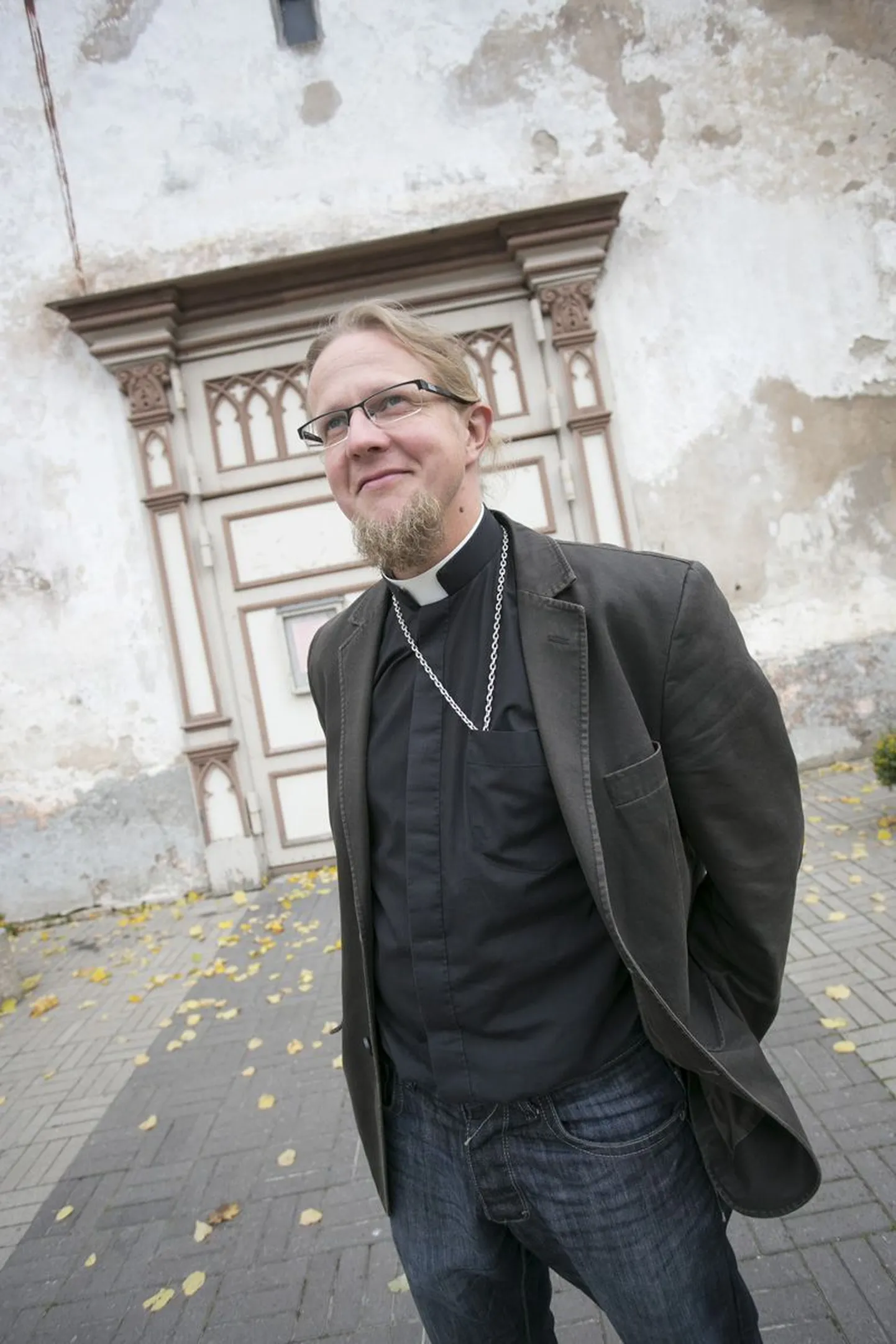 Rakvere Kolmainu koguduse õpetaja Tauno Toompuu on seda meelt, et kirik peaks ajaga kaasas käima.