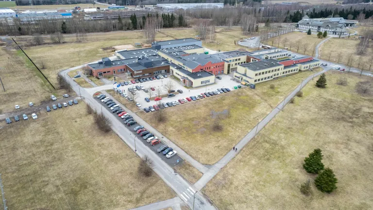 Kakskümmend aastat vanad ruumid jäävad maaülikooli instituudile kitsaks.