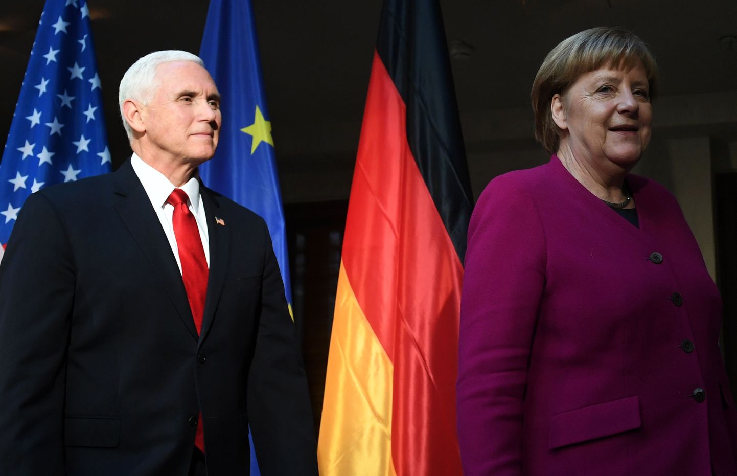 Saksamaa kantsler Angela Merkel (paremal) ja USA asepresident Mike Pence Münchenis.