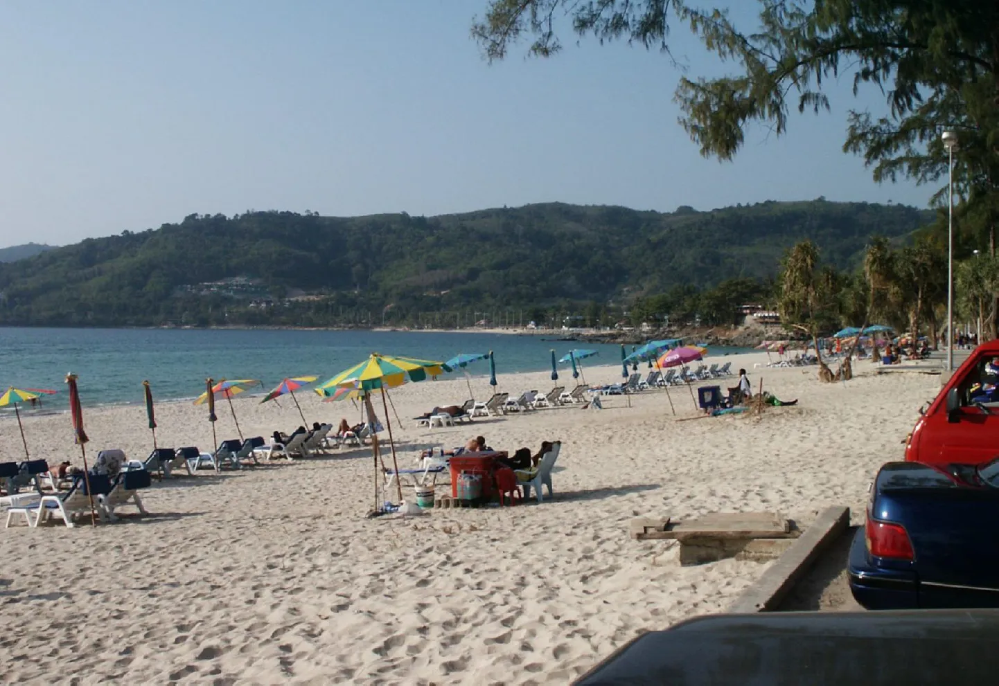 Puhkajad Phuketi liivarannal