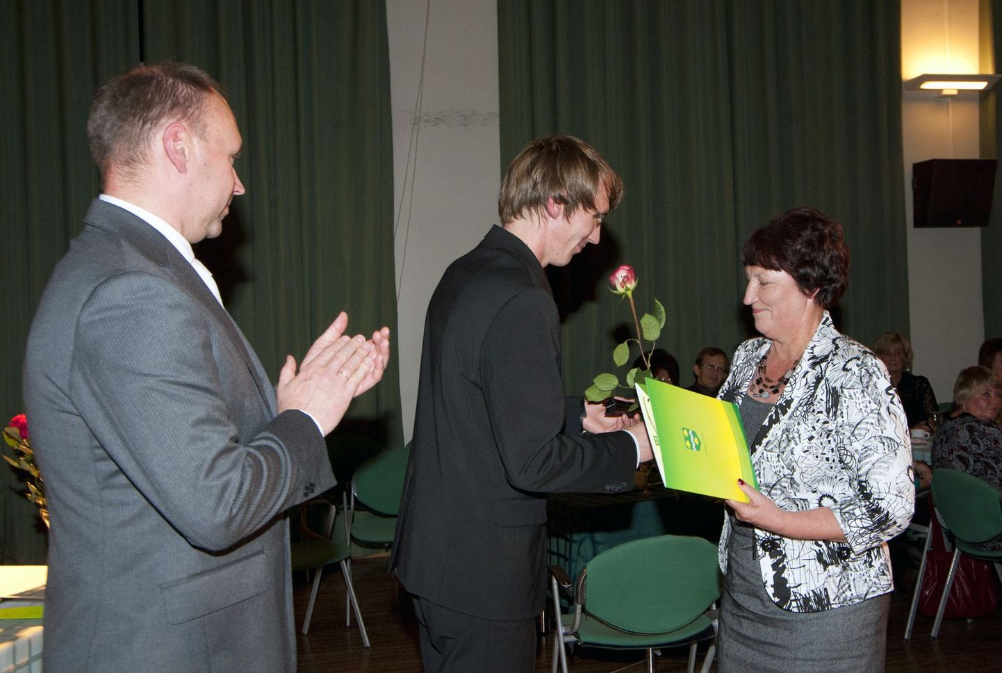 Üks kahest Jõgeva aasta õpetajaks valitud pedagoogist, Jõgeva gümnaasiumi õppealajuhataja ja matemaatikaõpetaja Astra Pern.