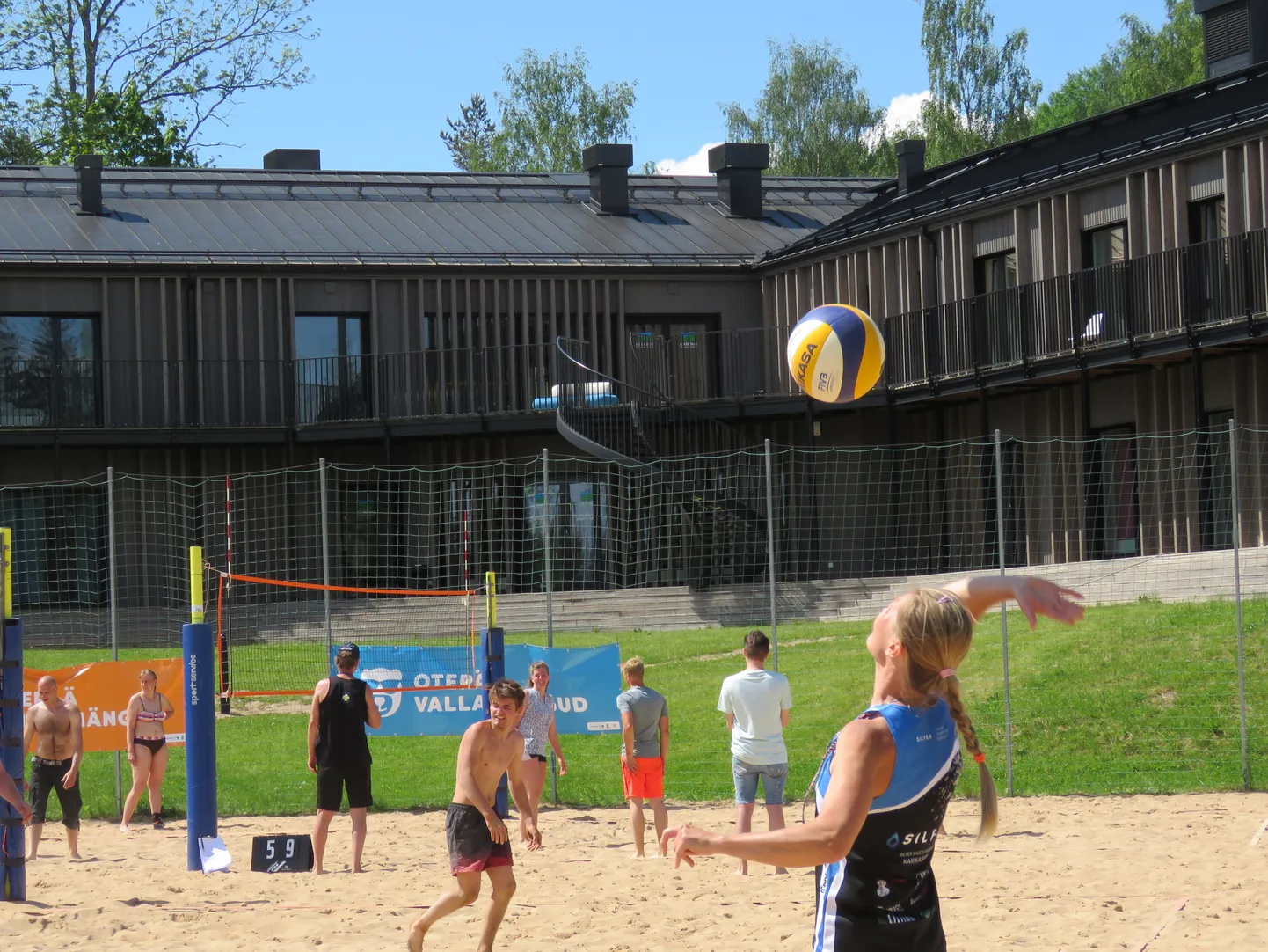 Fotojäädvustus Kääriku spordikeskuses toimunud Otepää valla mängude lõpetamisest.