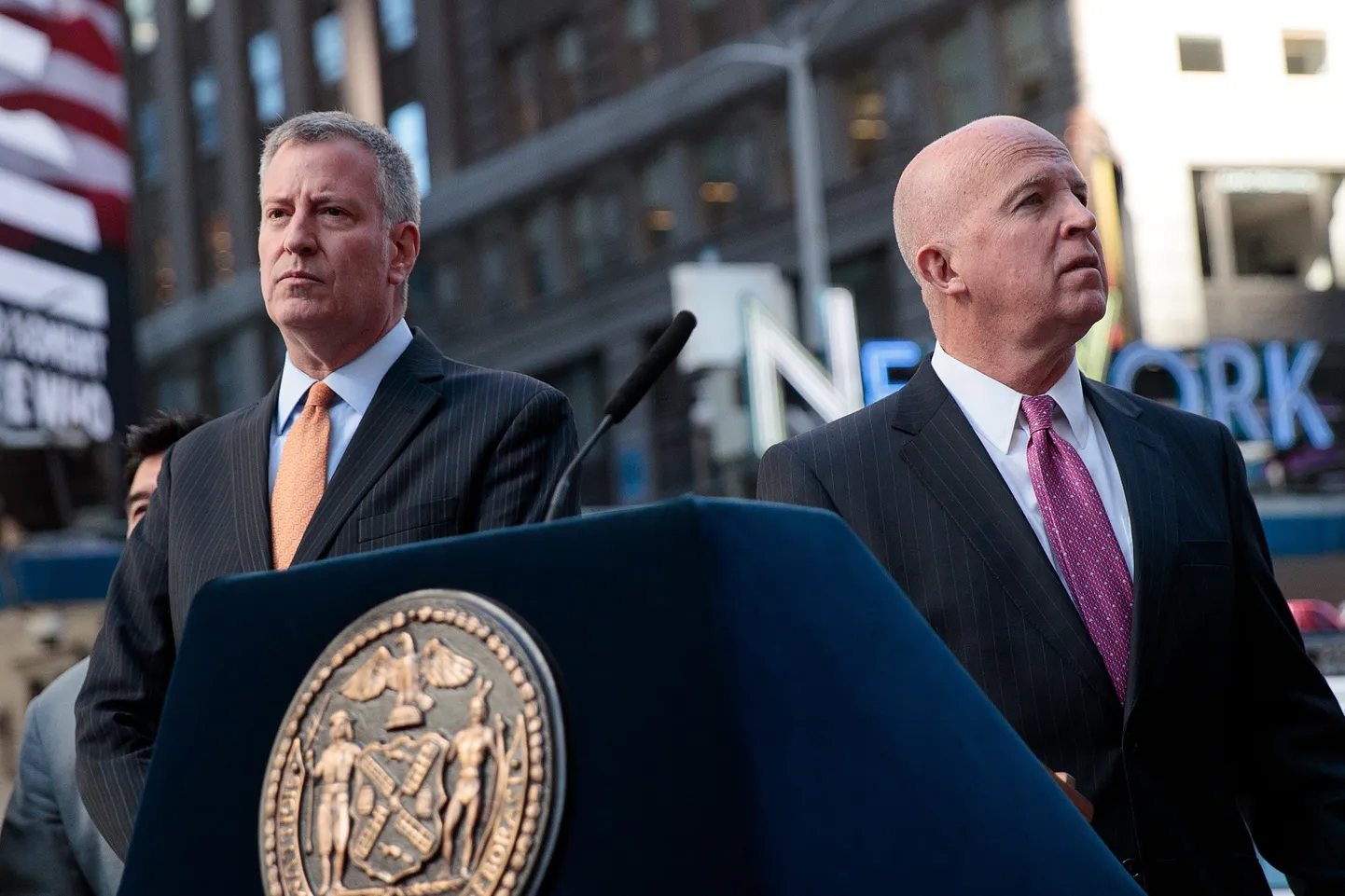 New Yorgi linnapea Bill de Blasio ja New Yorgi politseiülem James O'Neill.