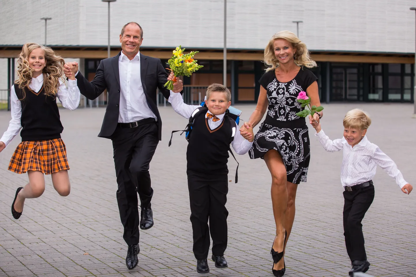 Perekond Tõniste: Maria Heleen, Toomas, Marten Thomas, Ingrid ja Mark Gregor.