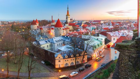Таллинн вошел в ТОП-5 лучших городов для одиноких туристок