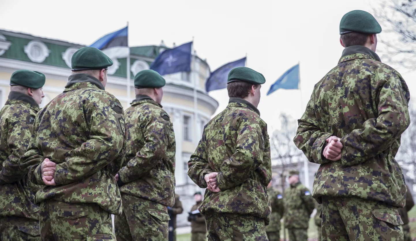 ÜRO rahuvalvemissioonile Liibanoni suunduva Eesti väekontingendi Estpla-20 pidulik rivistus.