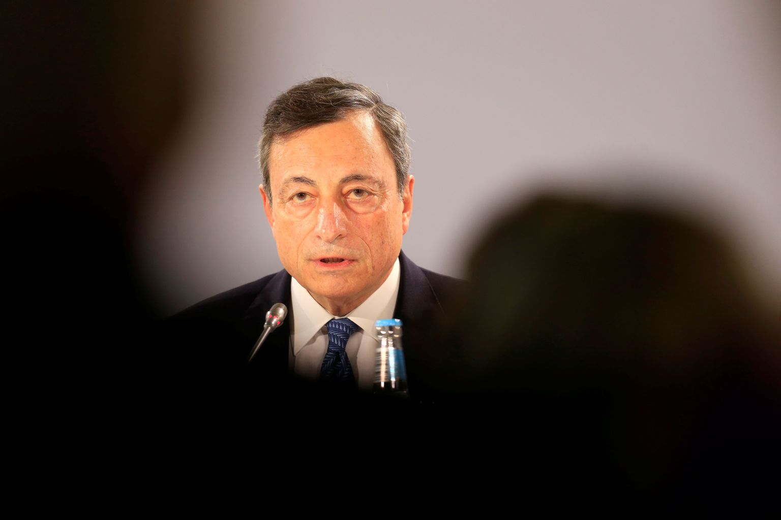 Euroopa Keskpanga juht Mario Draghi pressikonverentsil Tallinnas.