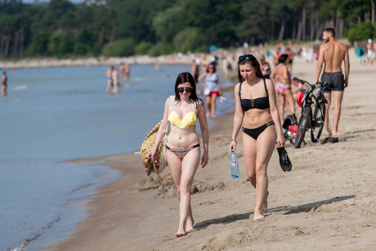 Instagramis elavad nukud, tõelised naised kõnnivad eleganste sundimatusega mööda suvist rannariba. Vilista standarditele - tavaelus need ei kehti!