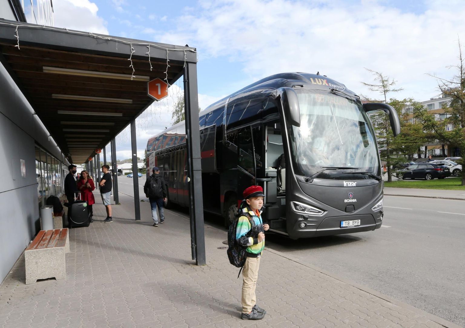Rahvusvahelistel vedudel vähenes bussireisijate arv 96 protsenti. Pildil Eesti suurim rahvusvaheliste bussivedude korraldaja - Lux Express.
 