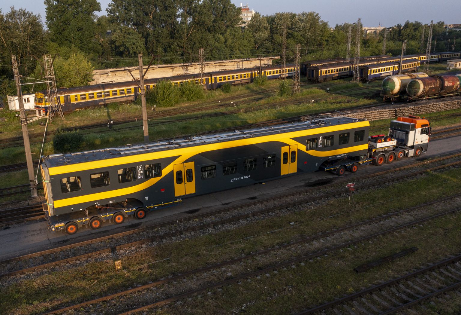 Tiek piegādāti AS "Pasažieru vilciens"  pasūtītie uzņēmuma "Škoda Vagonka" elektrovilcienu vagoni.