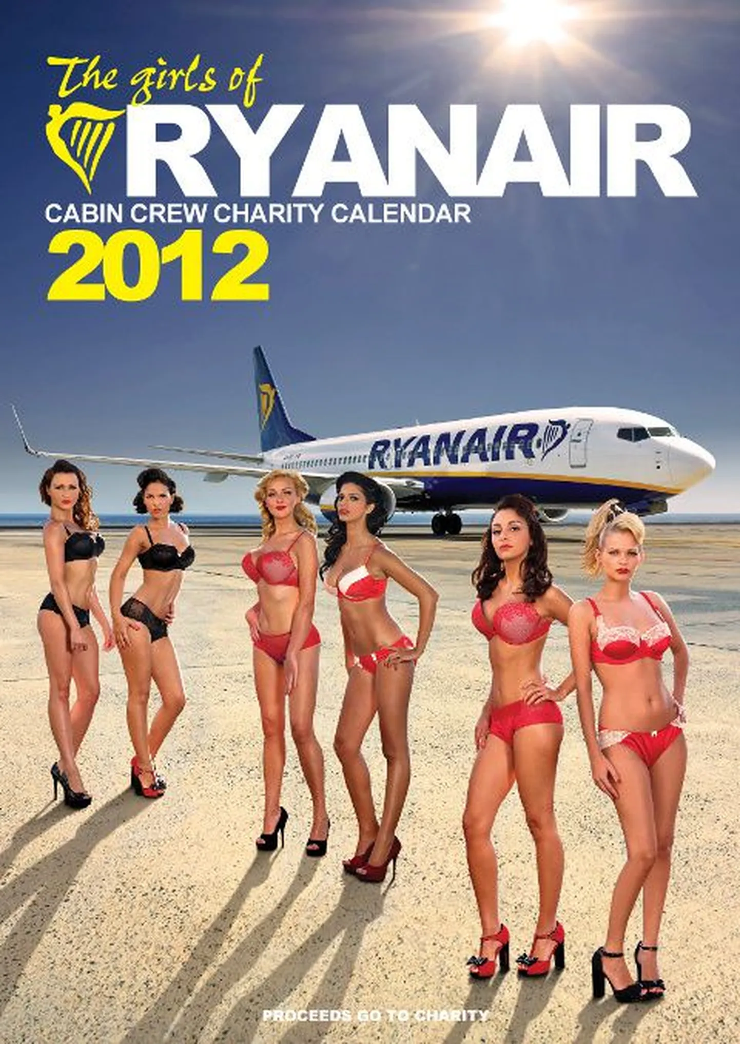Ryanair выпустила благотворительный календарь со стюардессами в бикини.