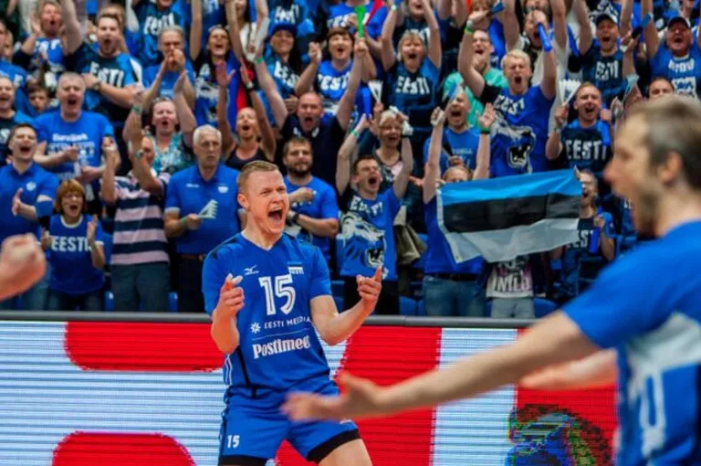 Andrus Raadik ja Keert Toobal koondise särgis.