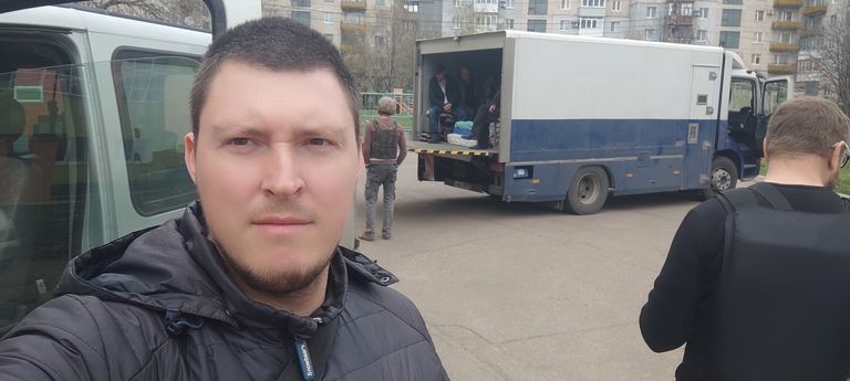 Александр Качура привез гуманитарный груз жителям Северодонецка.