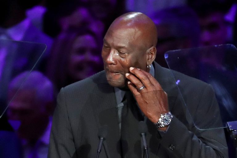 Endine NBA korvpallur, üks oma ala suurimaid, Michael Jordan ei suutnud esmaspäevasel mälestustsereomoonial pisaraid tagasi hoida.