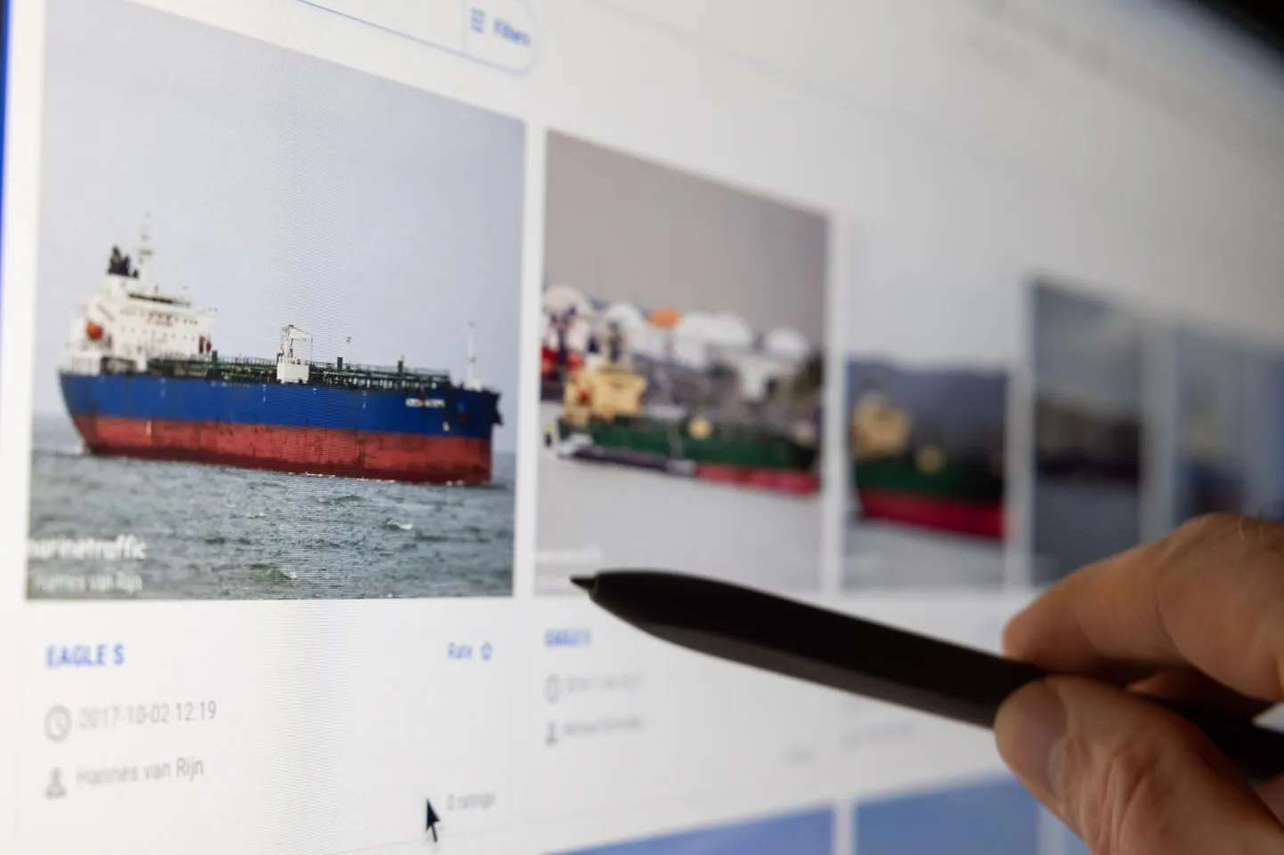 Naftatanker Eagle S, mis liigub Cooki saarte lipu all. Kujutis MarineTrafficu lehelt.