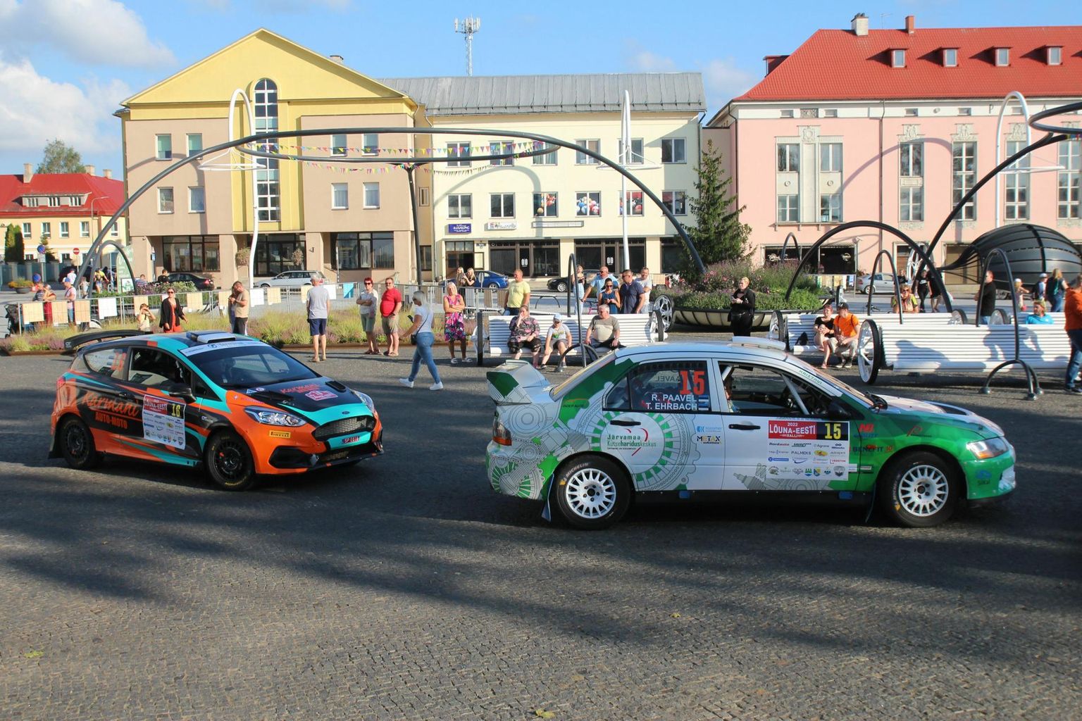 Lõuna-Eesti rallil oli stardis 76 võistluspaari, kellest finišeerus 55. Nii mõnigi Järvamaalt pärit ekipaaž lõpetas omas masinaklassis esikolmikus. Tõsi, nende seas ei olnud Rainer Paavelit ega Tiina Ehrbachi (masin pildil paremal).