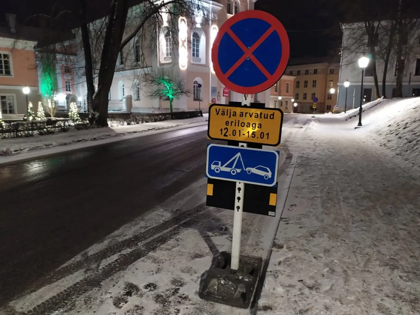 Liikluskorraldus muutub terveks nädalaks ülikooli peahoone ümbruses.