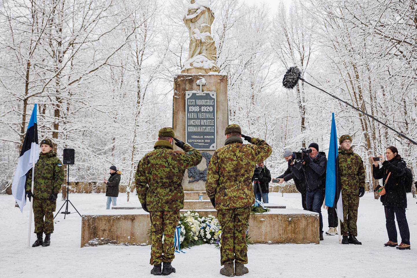 Проходившая 2 февраля прошлого года церемония в память Тартуского мира на нарвском Гарнизонном кладбище у памятника павшим в Освободительной войне.
