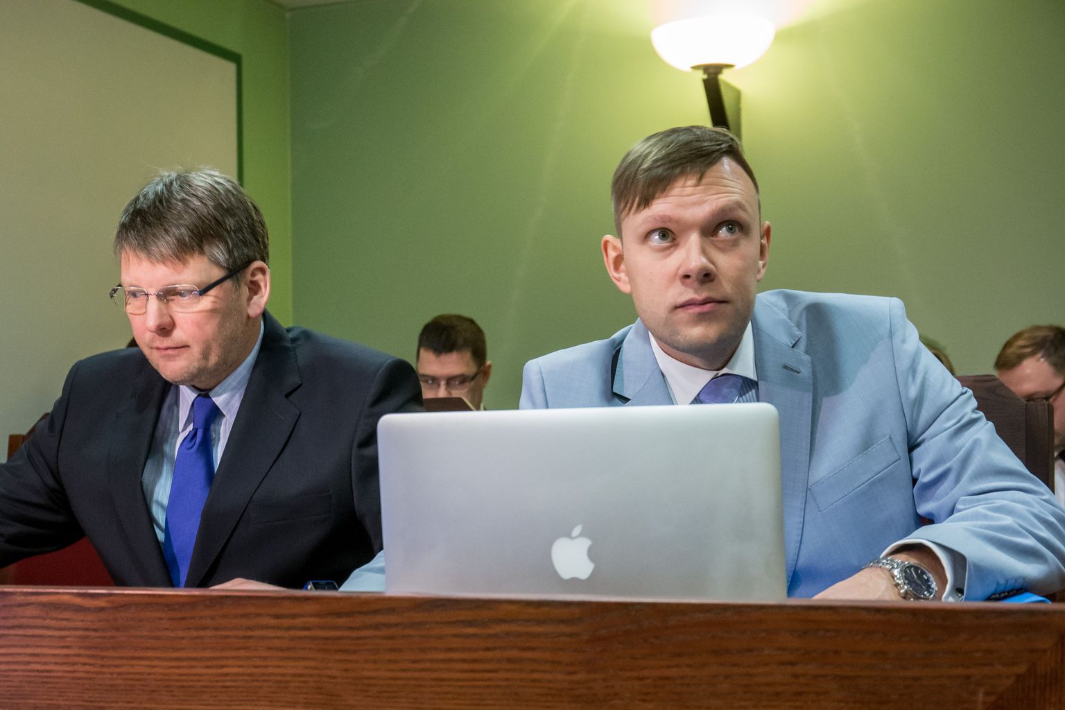 Estonian Airi ajutised pankrotihaldurid Andrias Palmits (vasakul) ja Toomas Saarma eile kohtus.