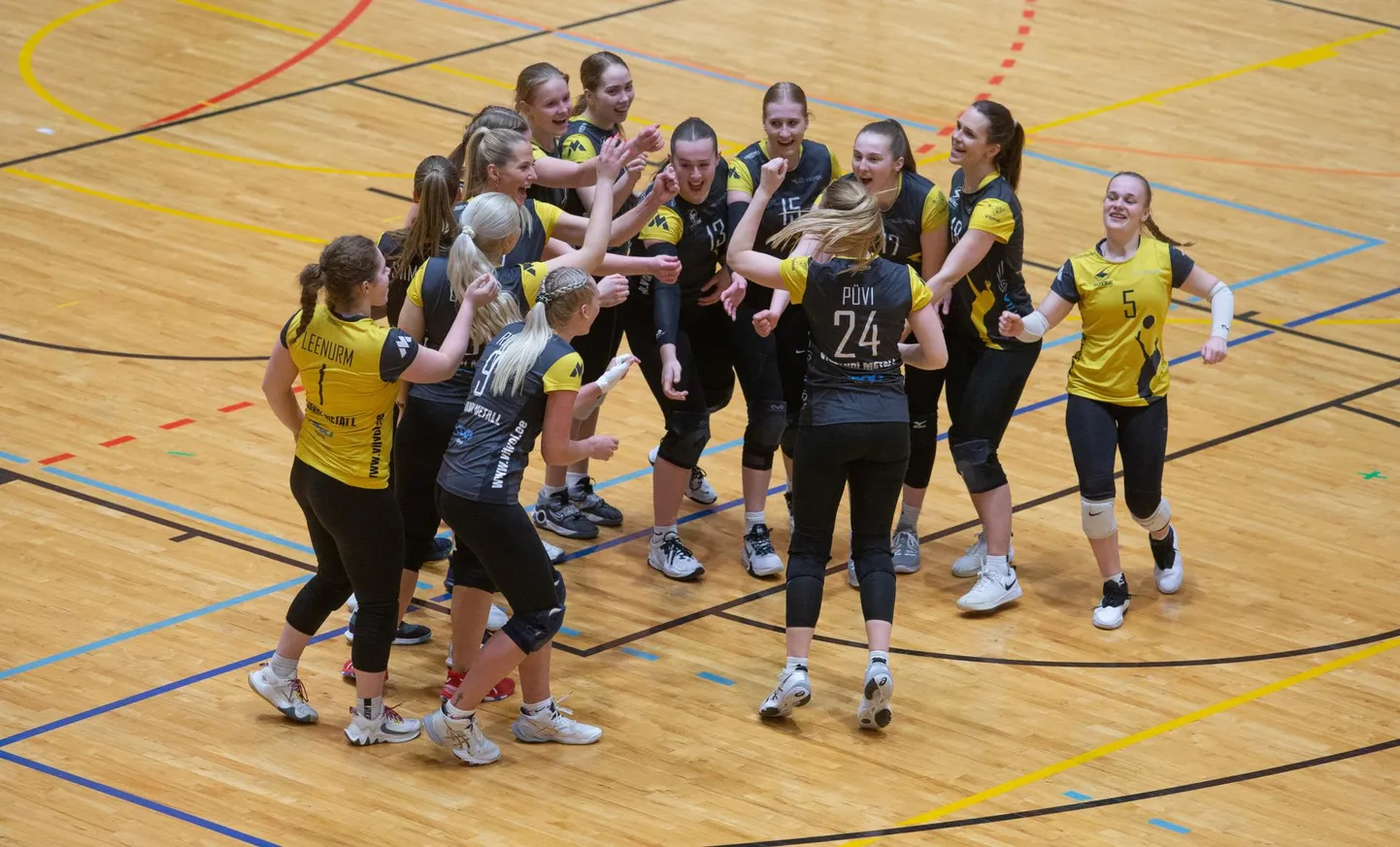 Viljandi Metalli naiskond avab meistriliiga hooaja pühapäeval. Hooajale minnakse vastu mitme mulluse põhimängijata, ent noori on täienduseks juurde tulnud.