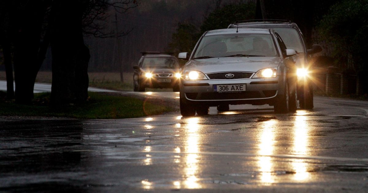 Teeolud: märjad teelõigud jäätuvad