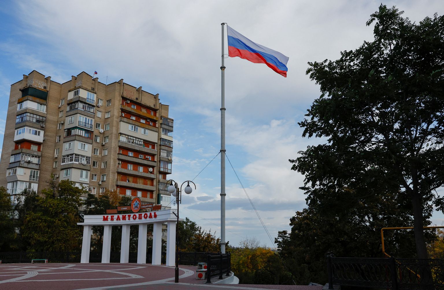 Ukrainas Zaporižžja oblastis asuv Melitopol on Vene vägede kontrolli all. Oktoobris 2022 tehtud fotol on näha seal Vene lippu lehvimas