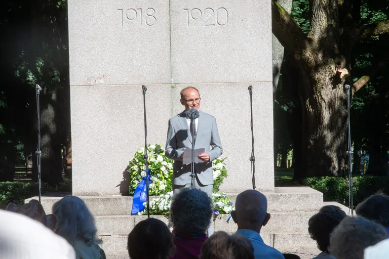 Professor Joel Starkopf kõnelemas.