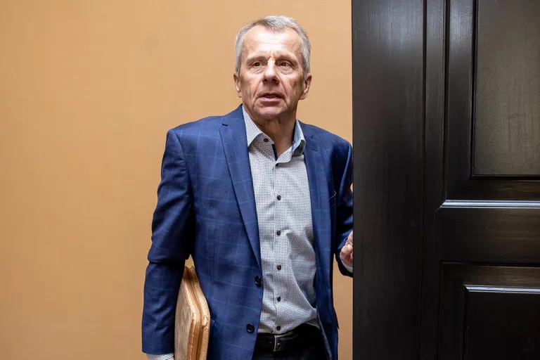 Taksojuhti otsustas aidata riigikogu liige Jürgen Ligi.
