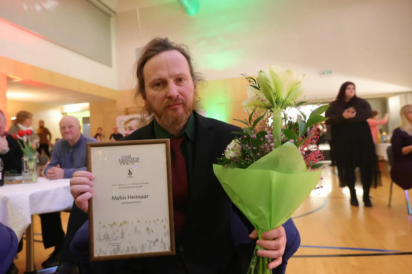 A. H. Tammsaare 46. kirjanduspreemia võitis Mehis Heinsaar romaaniga «Kadunud hõim».