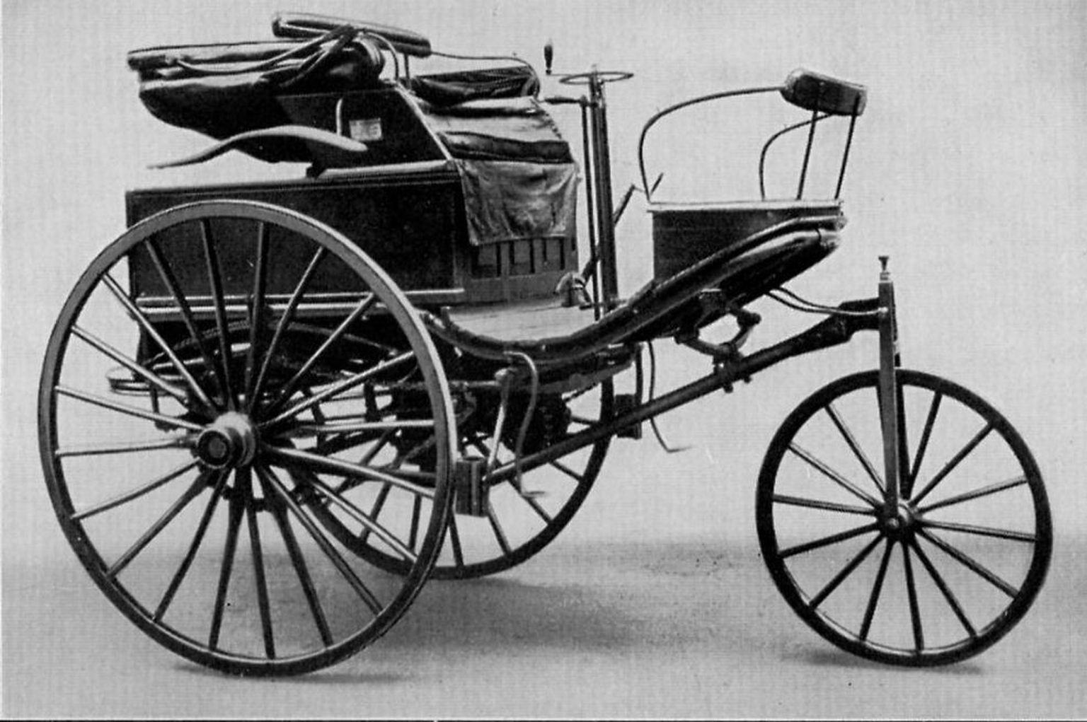 Carl Benzi 1888. aastal valminud Motorwagen