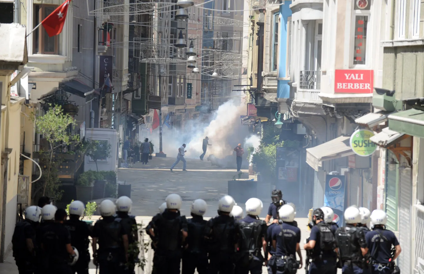 Беспорядки в Турции.