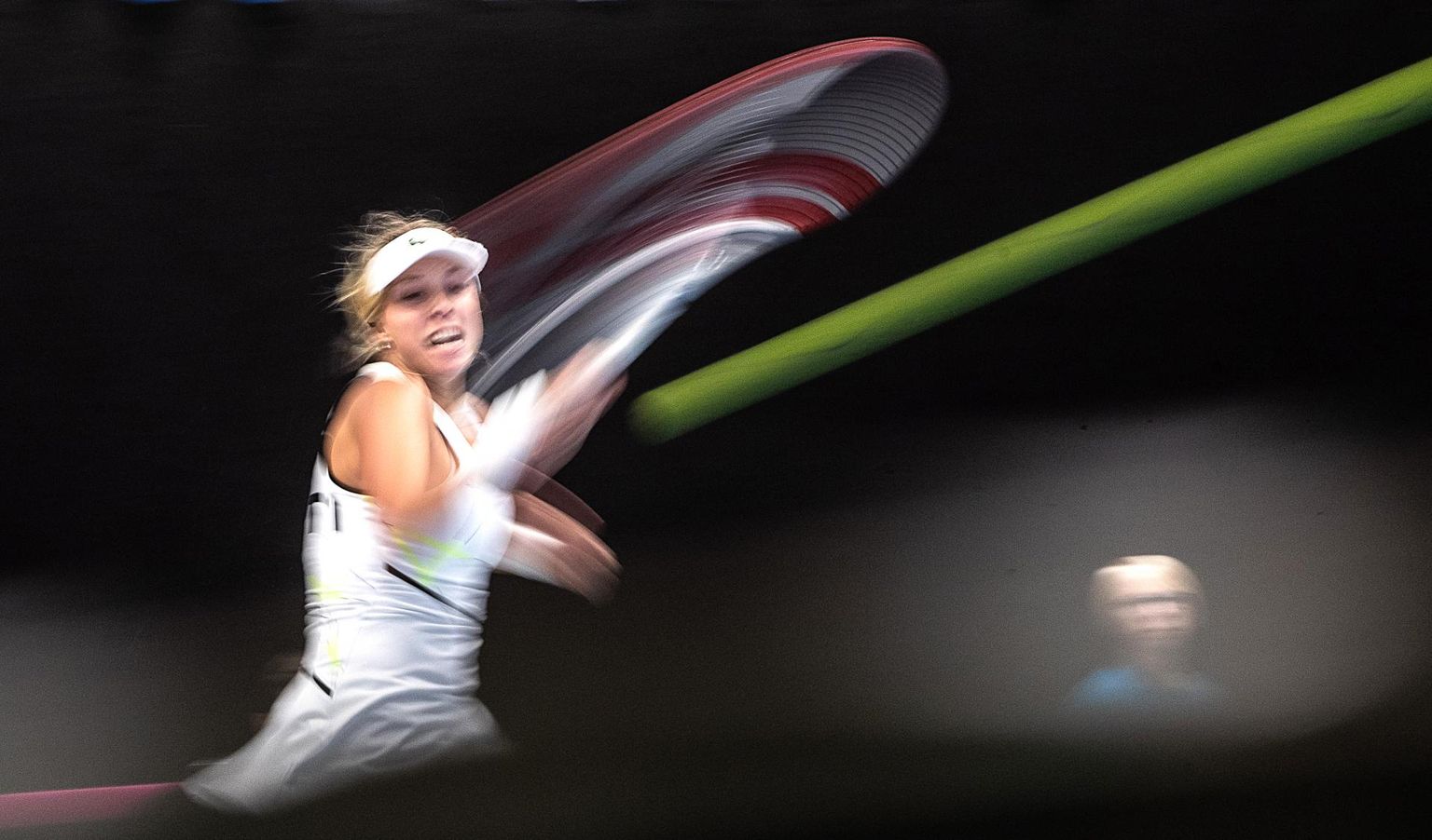 Parima spordifoto võitis Postimehe fotoreporter Tairo Lutter fotoga «Esinumber». Foto on tehtud Eesti tennise esinumbrist Anett Kontaveidist kodusel Fed Cupi turniiril. 