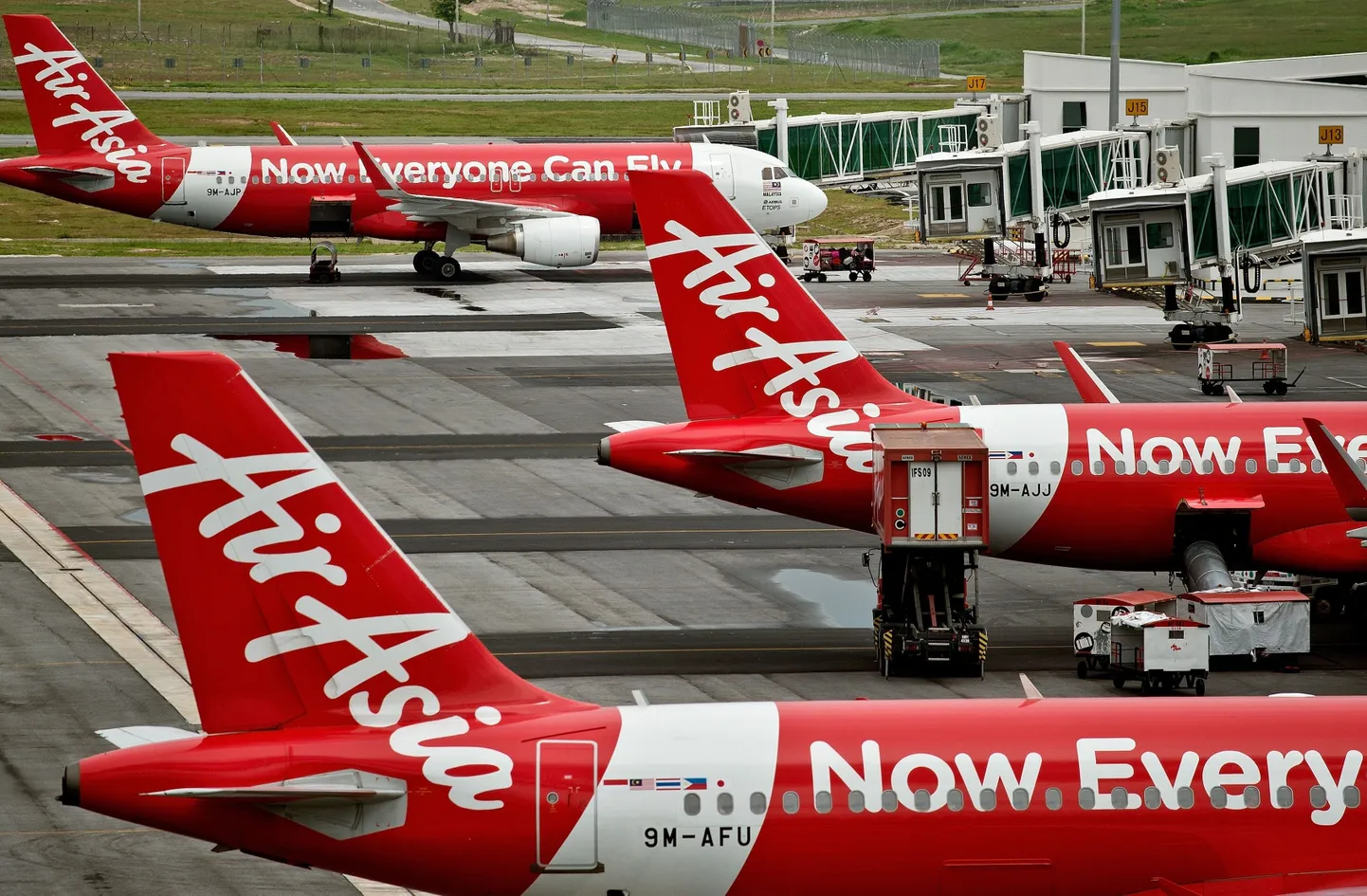 AirAsia reisilennukid Airbus A320 Kuala Lumpuri rahvusvahelisel lennuväljal.