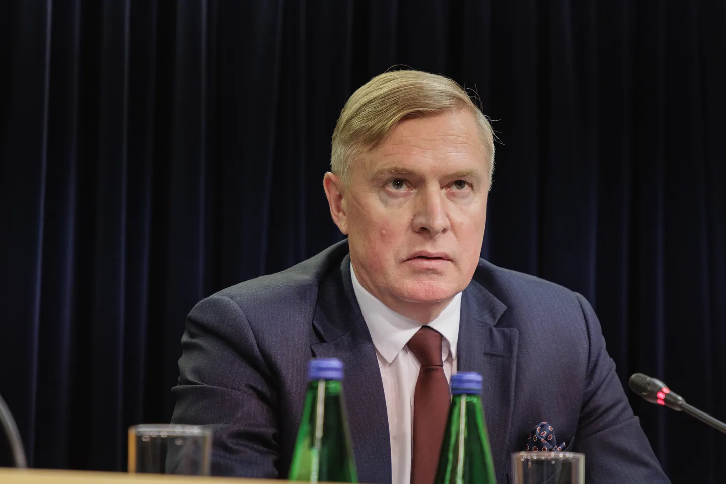 Kaitseminister Kalle Laaneti sõnul tuuakse Eesti väed välja nii kiiresti kui võimalik ning nii aeglaselt kui vaja